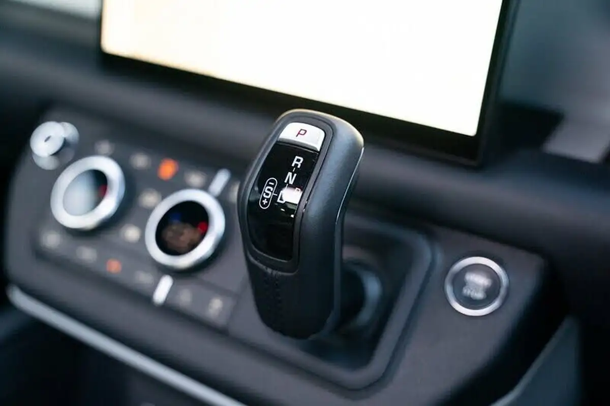 2023-land-rover-90-defender-30-d250-x-dynamic-hse-big-27