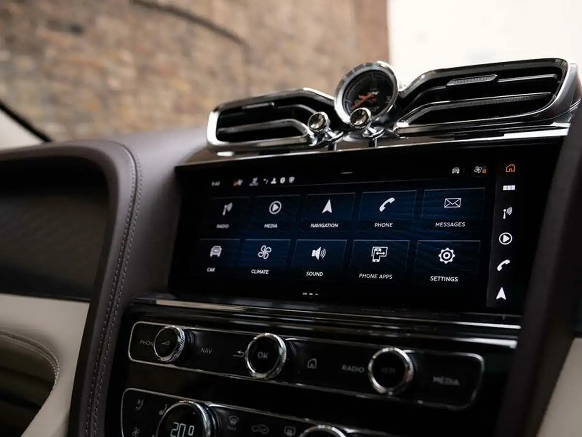 2022-bentley-bentayga-40-v8-big-32