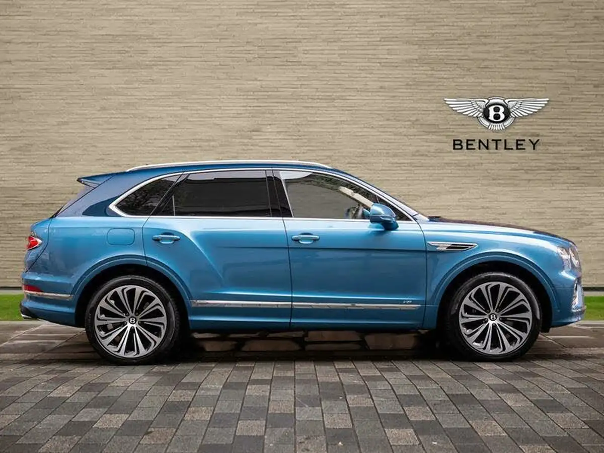 2022-bentley-bentayga-40-v8-big-4