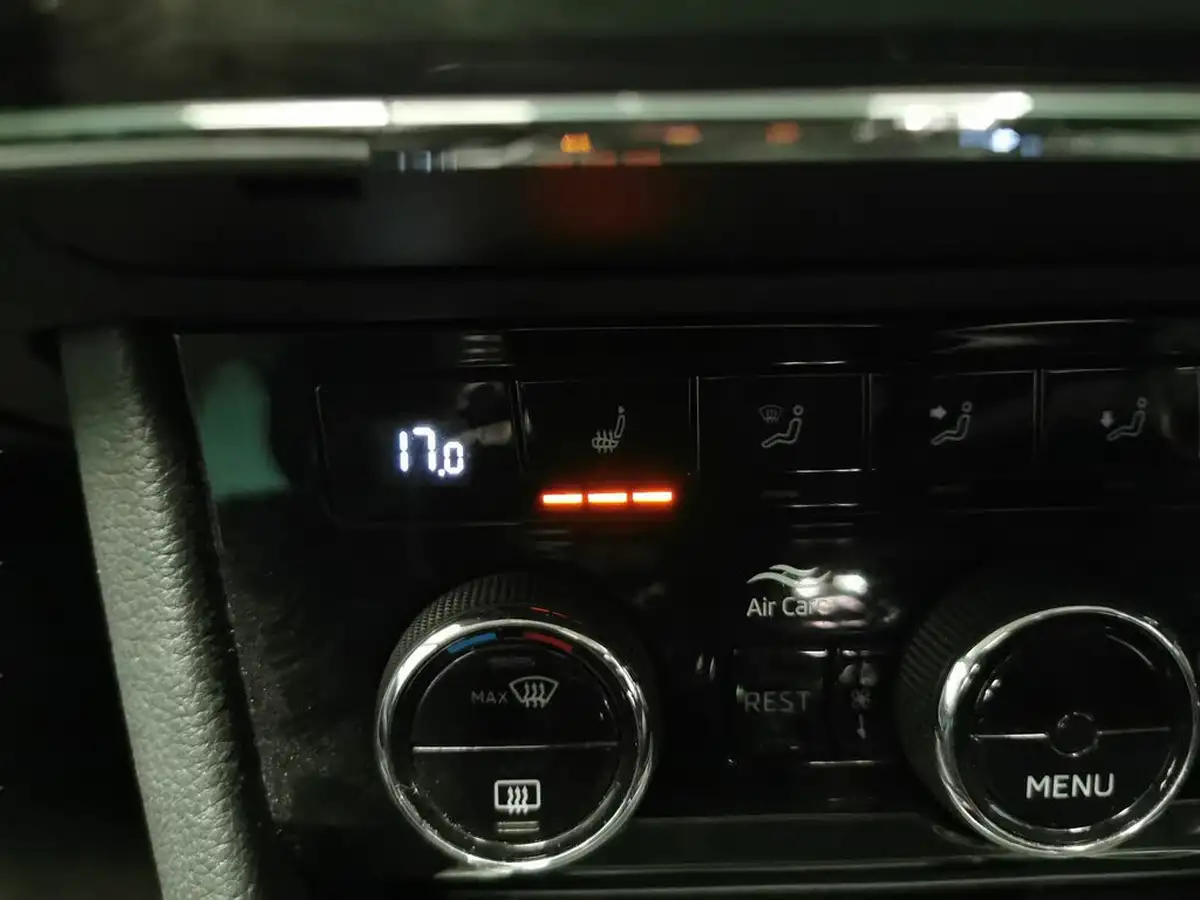 2021-skoda-superb-15-tsi-se-technology-estate-dsg-big-16