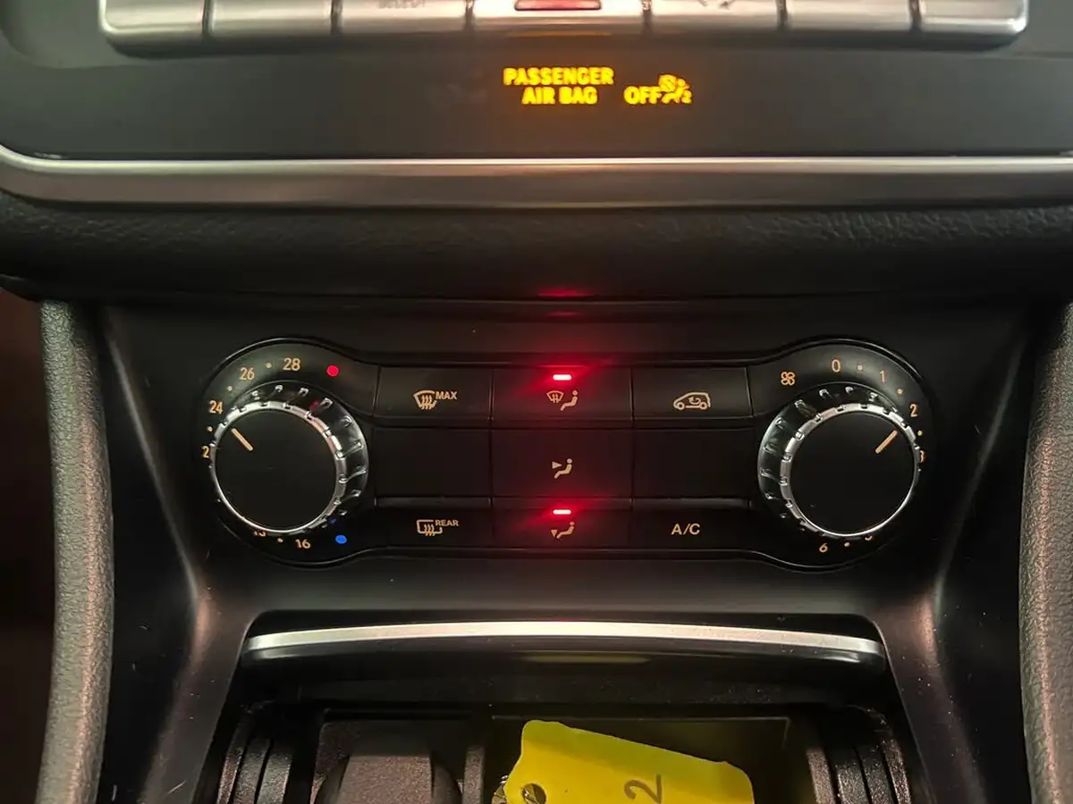 2020-mercedes-benz-gla-class-16-gla-180-urban-edition-7g-dct-big-26