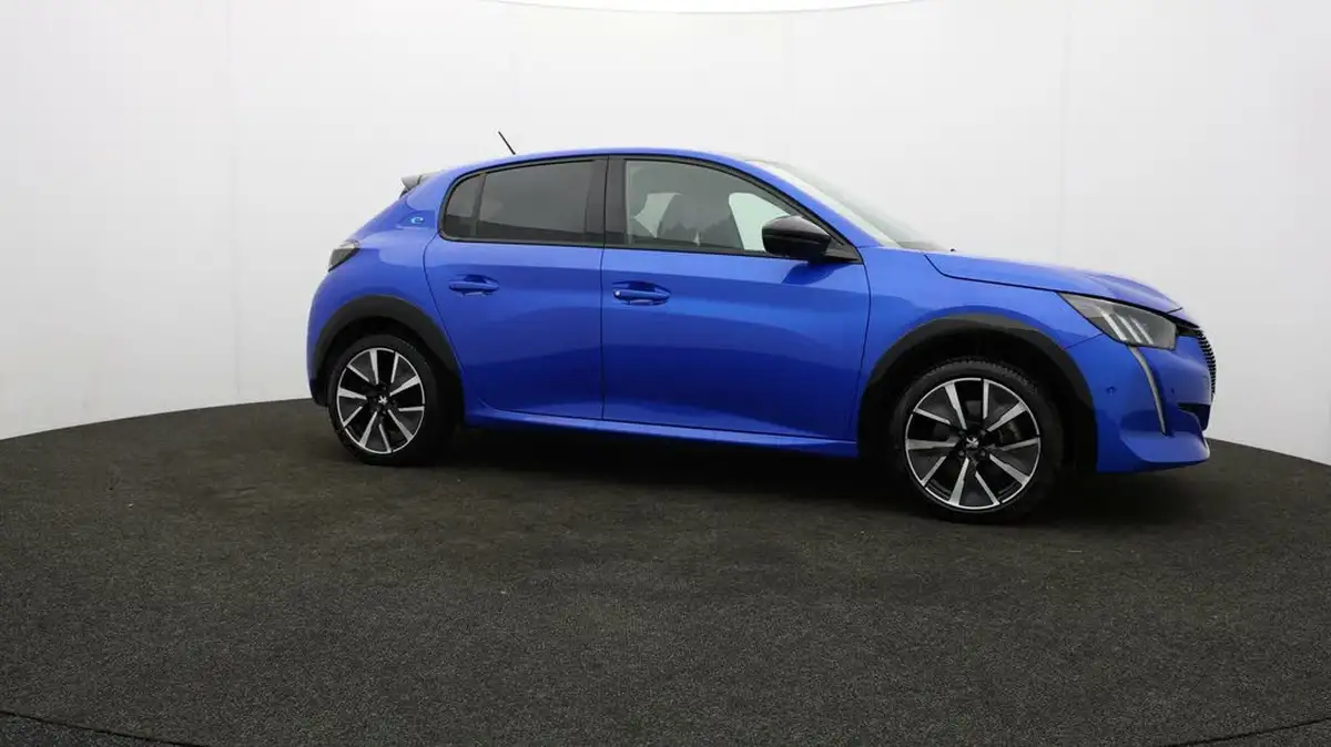 2021-peugeot-208-e-gt-50kwh-big-36