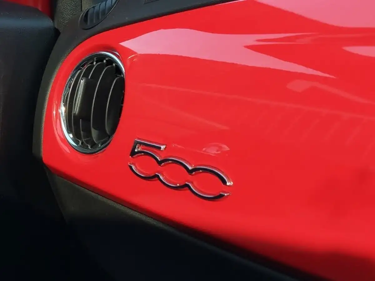 2022-fiat-500-10-dolcevita-big-17