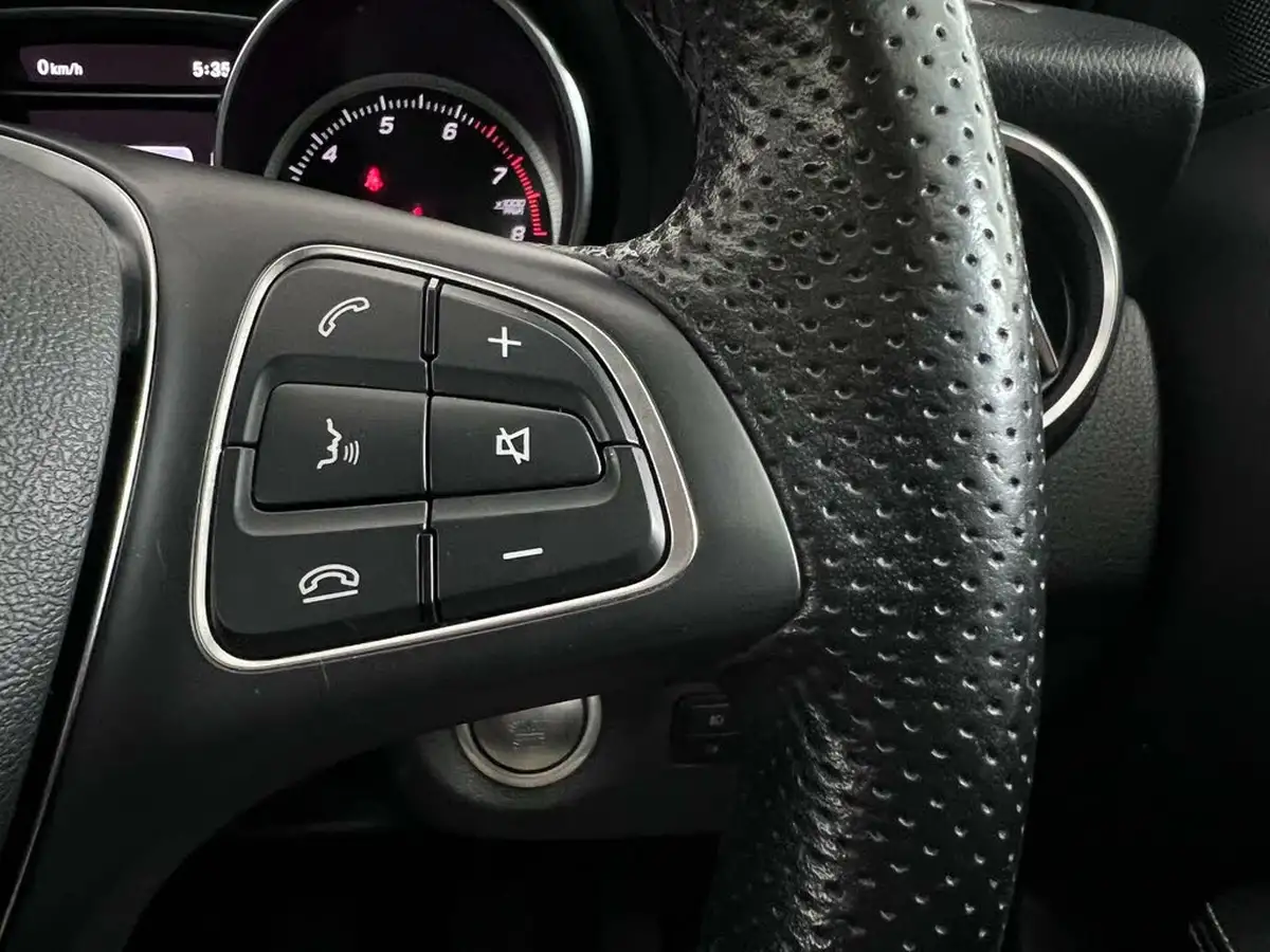 2019-mercedes-benz-gla-class-16-gla-180-urban-edition-ss-big-17