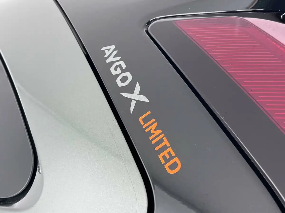 2022-toyota-aygo-x-10-vvt-i-limited-edition-big-9