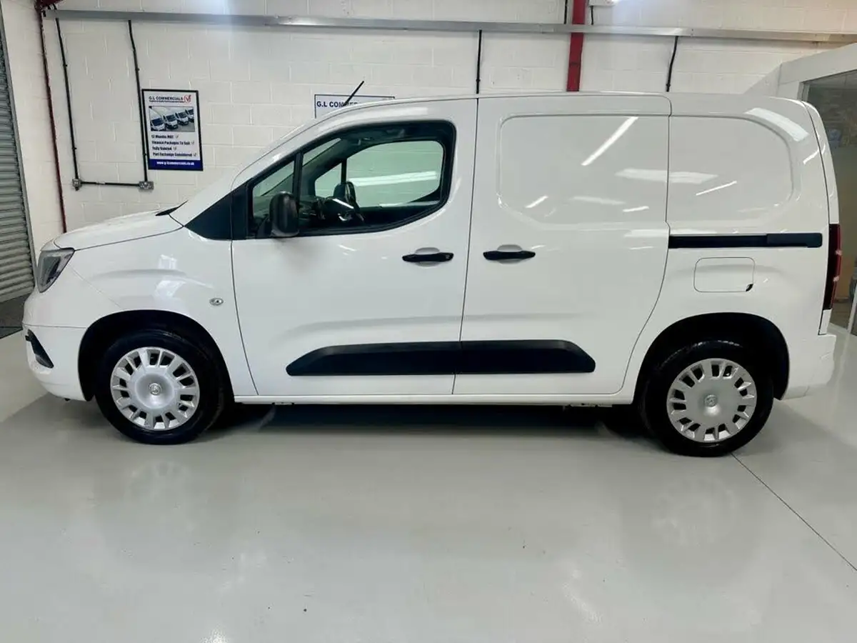 2020-vauxhall-combo-15cdti-sportive-2300-100pseu6dt-l1h1-panel-big-7