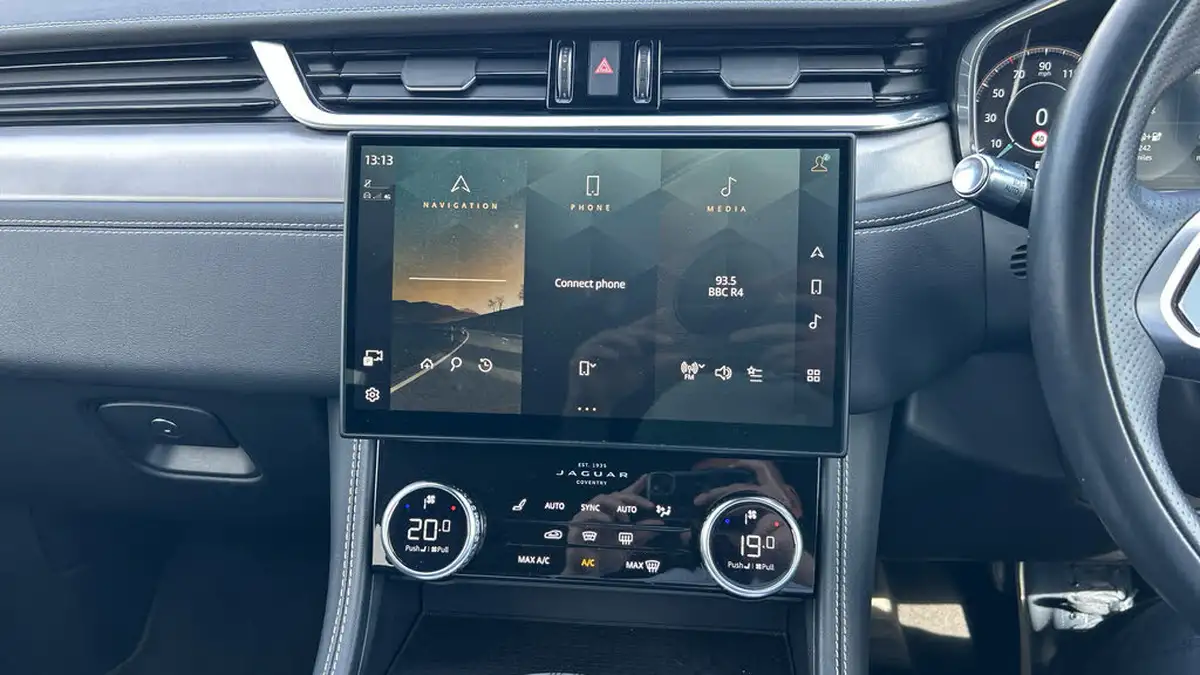 2021-jaguar-f-pace-20-p400e-s-big-13
