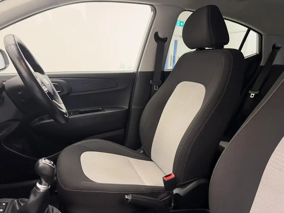 2021-hyundai-i10-10-premium-big-13