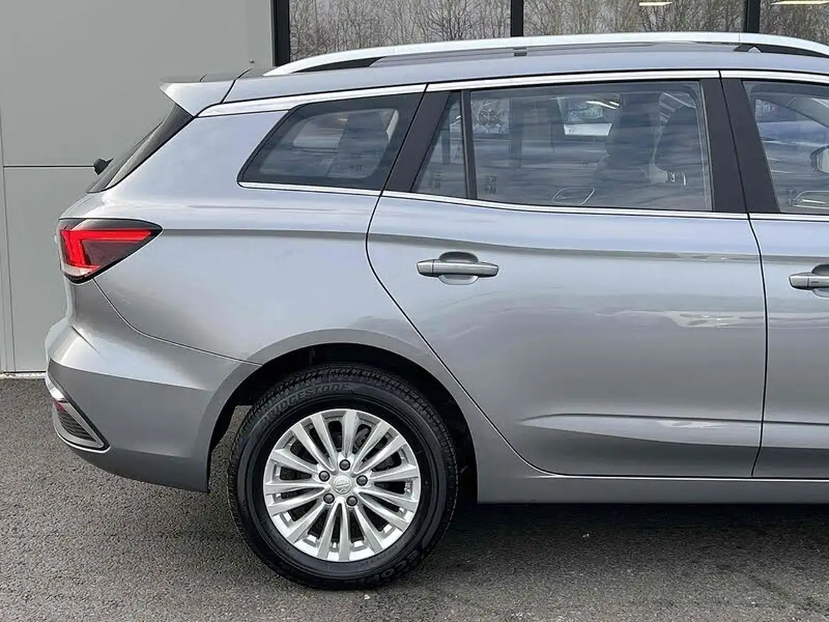 2022-mg-mg5-e-exclusive-ev-long-range-big-5