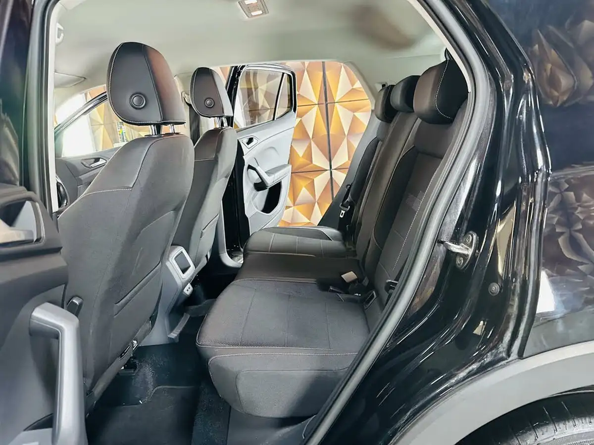 2020-volkswagen-t-cross-10-tsi-se-115ps-big-51