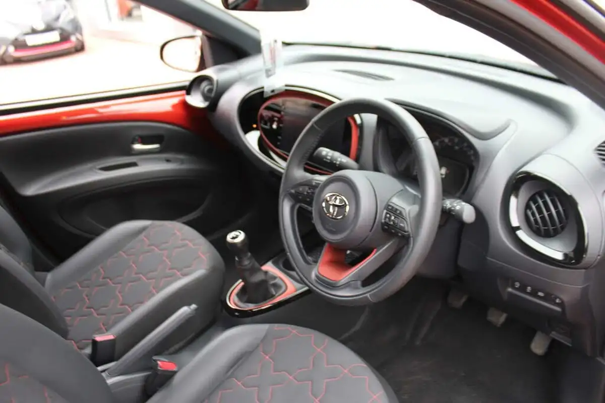 2022-toyota-aygo-x-10-vvt-i-exclusive-big-14