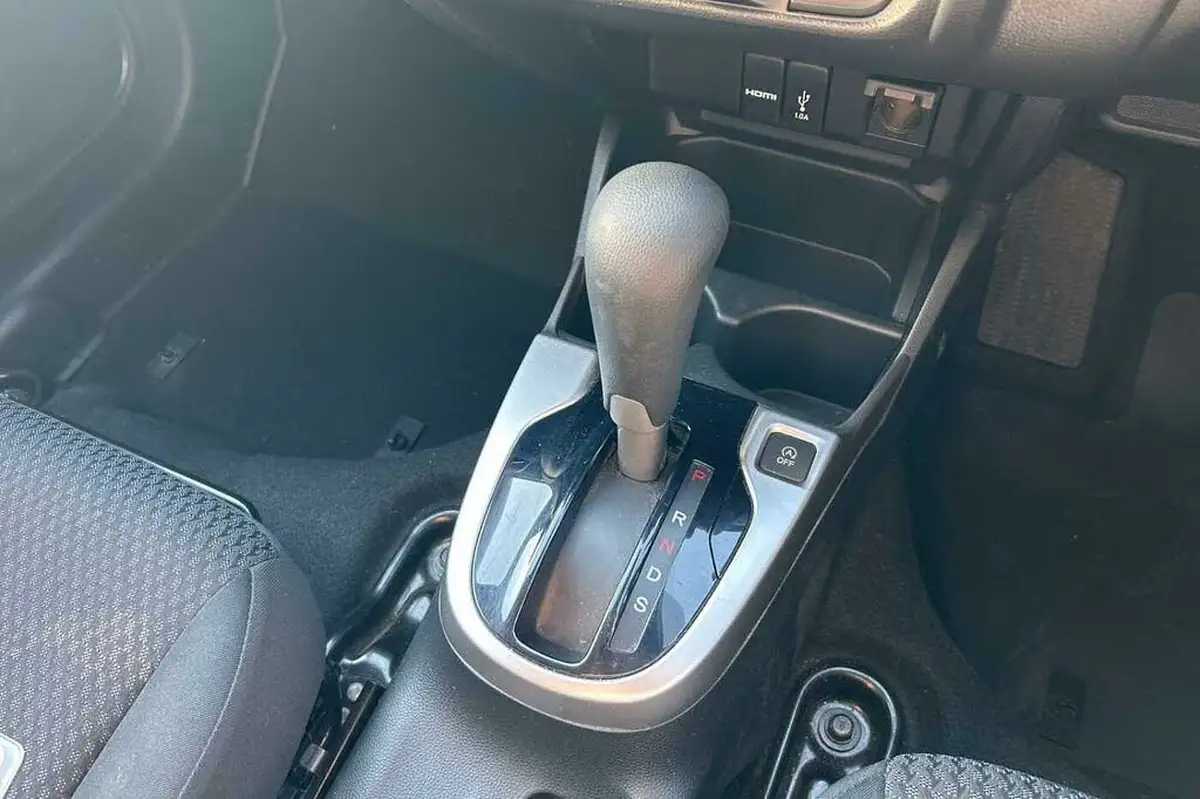 2018-honda-jazz-13-i-vtec-se-cvt-big-30