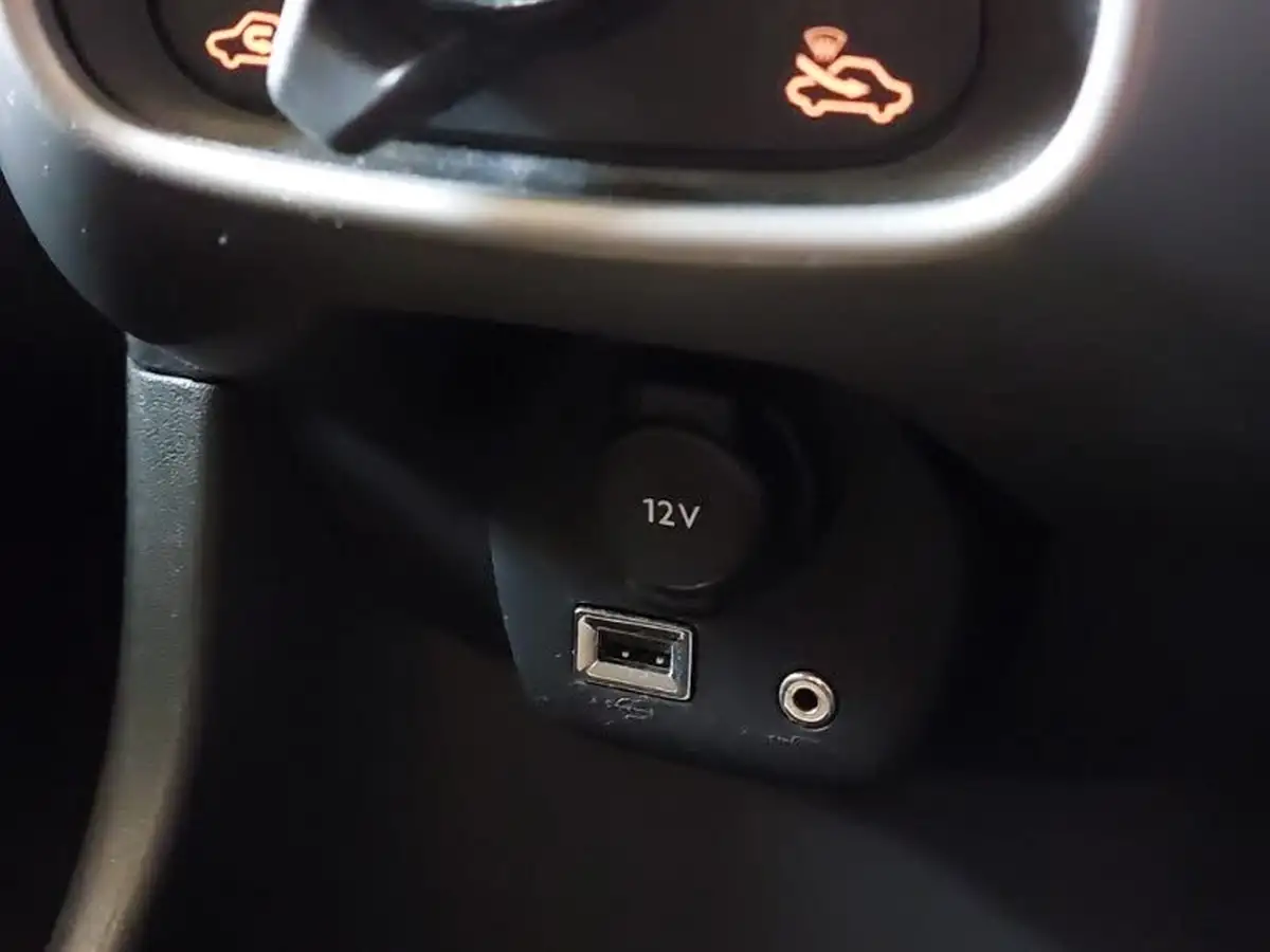 2017-toyota-aygo-10-vvt-i-x-play-71bhp-5d-big-15