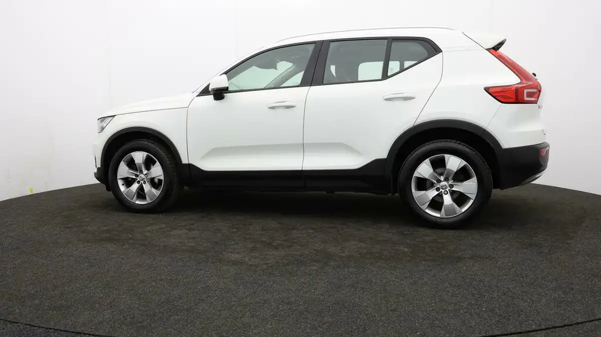 2018-volvo-xc40-20td-d3-momentum-pro-geartronic-big-63