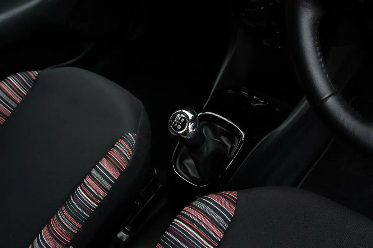2021-citroen-c1-10-vti-shine-5d-big-32