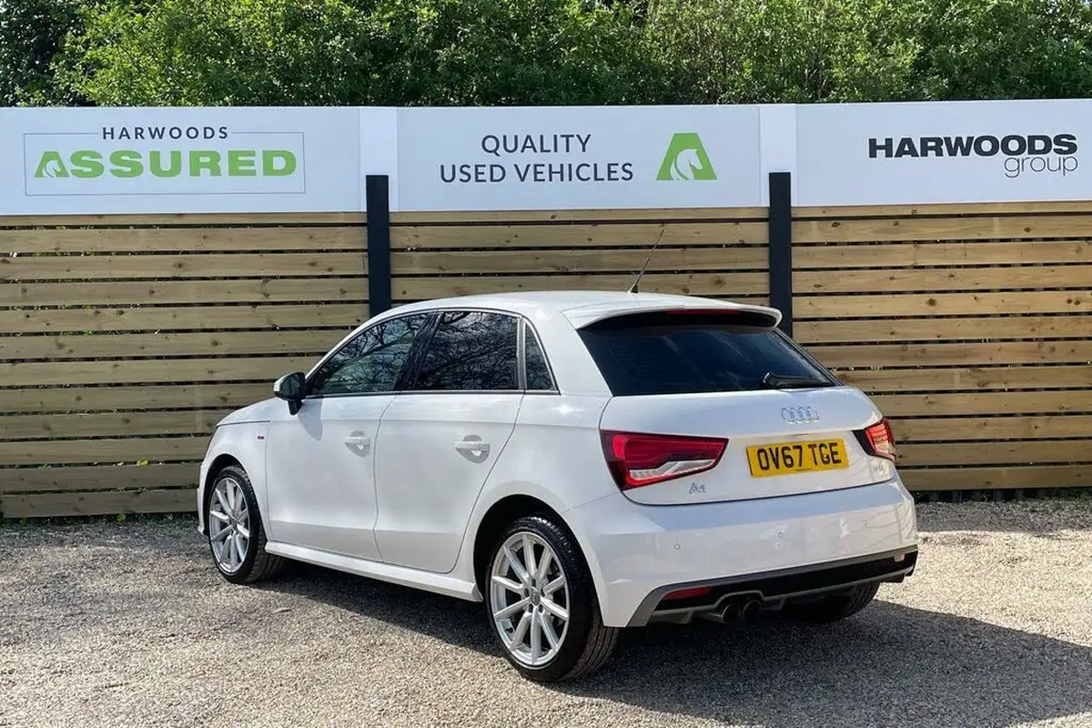 2017-audi-a1-14-tfsi-s-line-125ps-sportback-5d-big-7