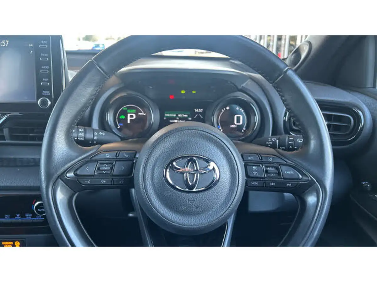 2022-toyota-yaris-15-vvt-i-dynamic-big-7