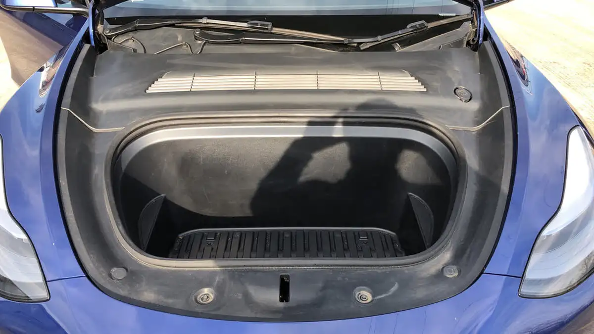 2023-tesla-model-y-e-rwd-big-15