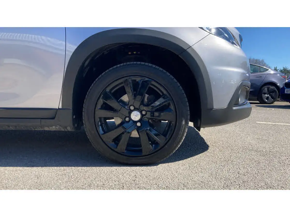 2018-peugeot-2008-suv-12-puretech-gt-line-130bhp-big-6
