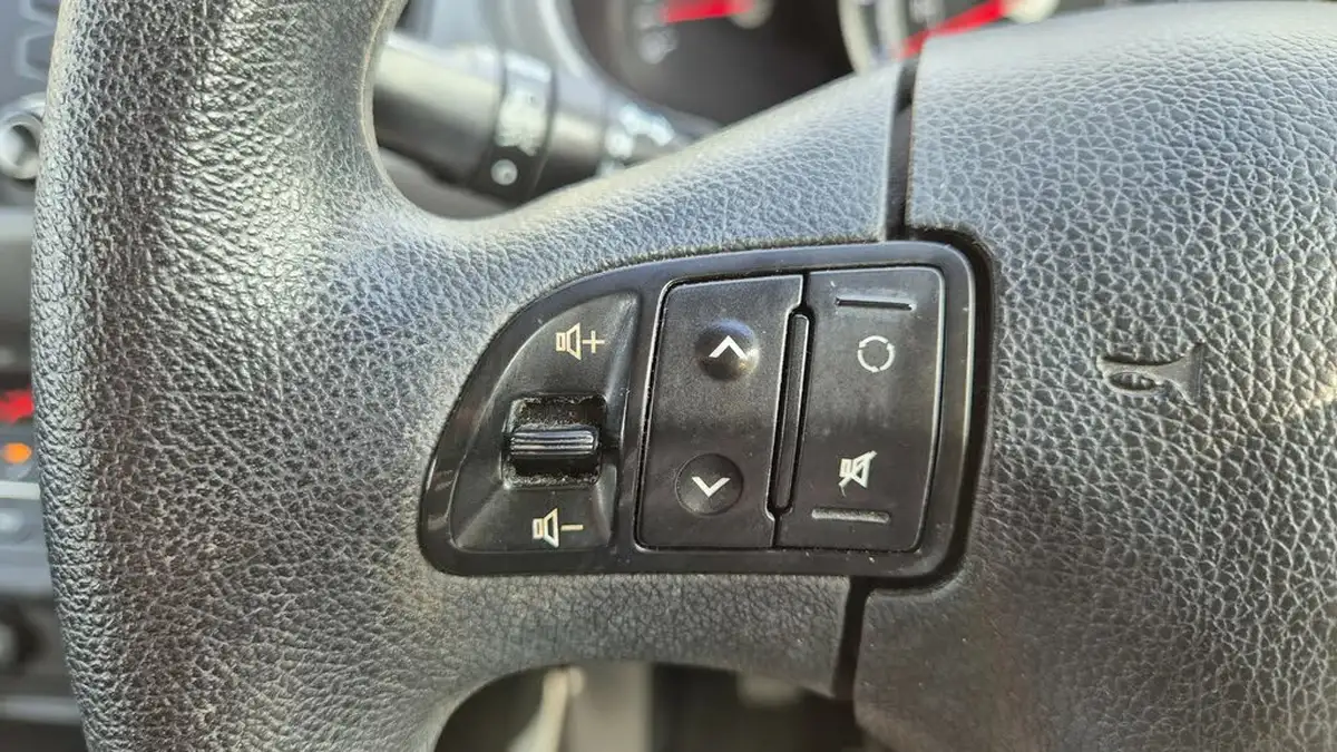 2014-kia-sportage-16-1-2wd-big-15