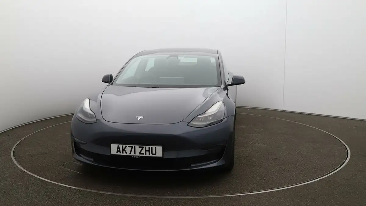 2021-tesla-model-3-e-long-range-awd-big-30