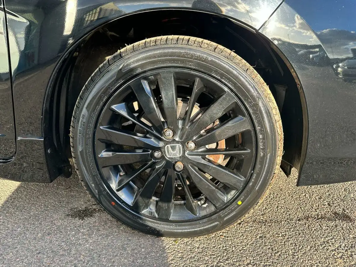 2018-honda-jazz-15-i-vtec-sport-big-42