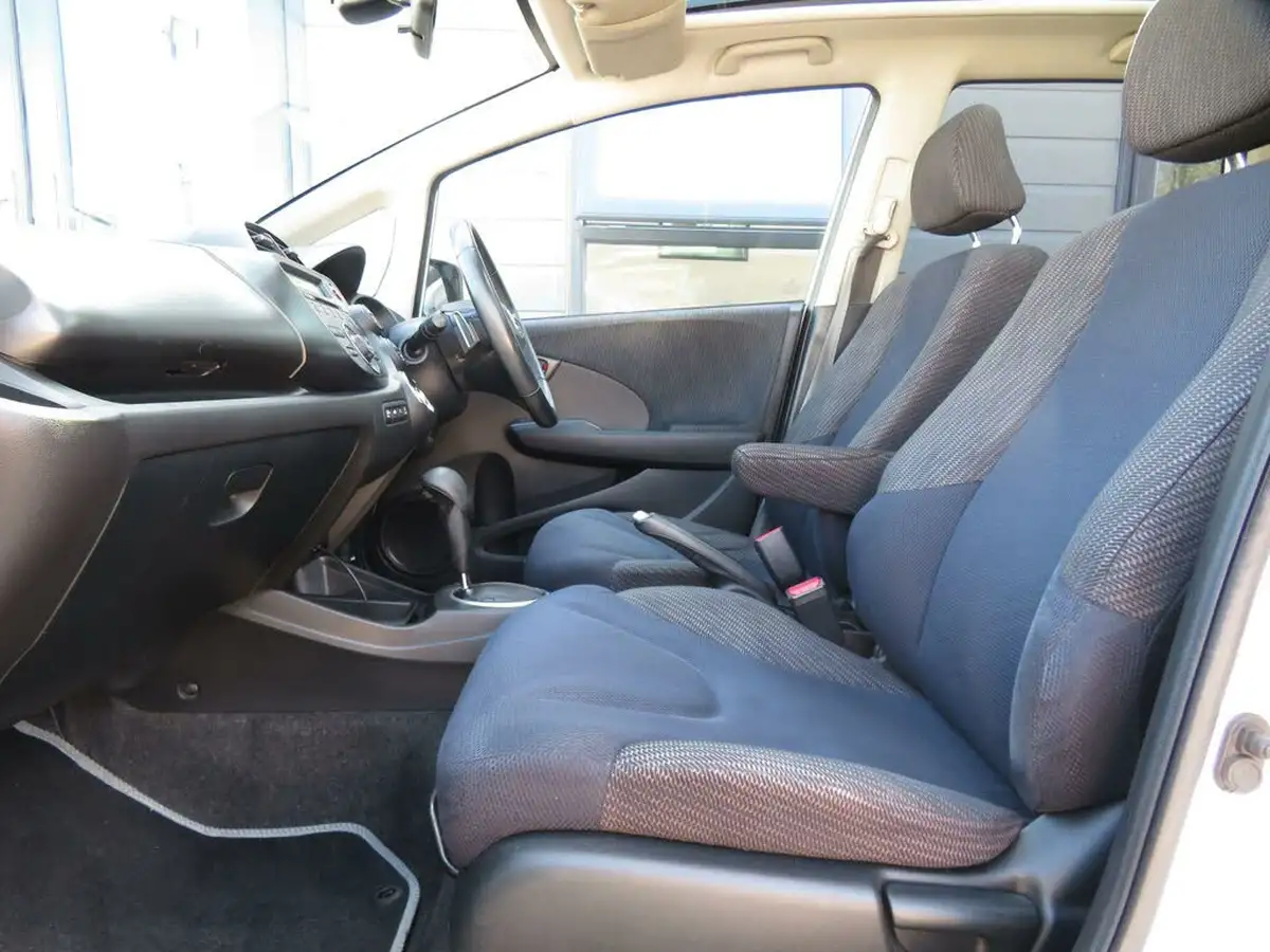 2013-honda-jazz-14-ex-cvt-big-13