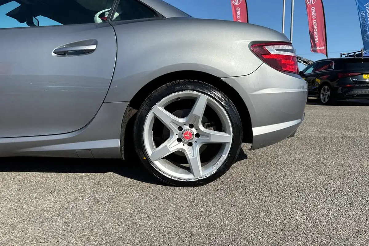 2014-audi-a4-avant-20td-se-technik-150ps-avant-multitronic-big-14