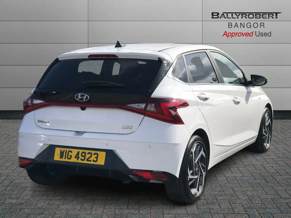 2022-hyundai-i20-10-t-gdi-premium-dct-big-14
