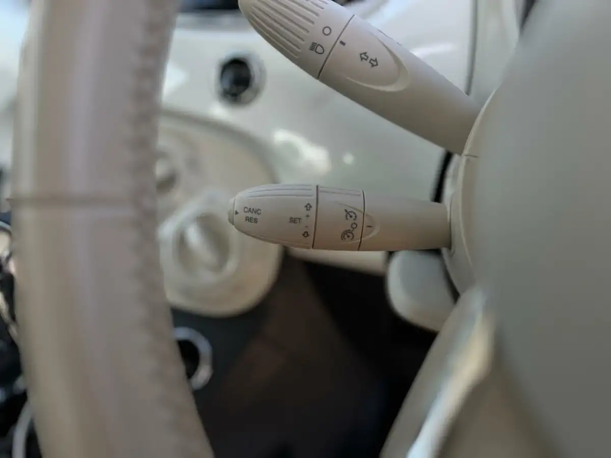 2017-fiat-500-12-lounge-dualogic-big-34