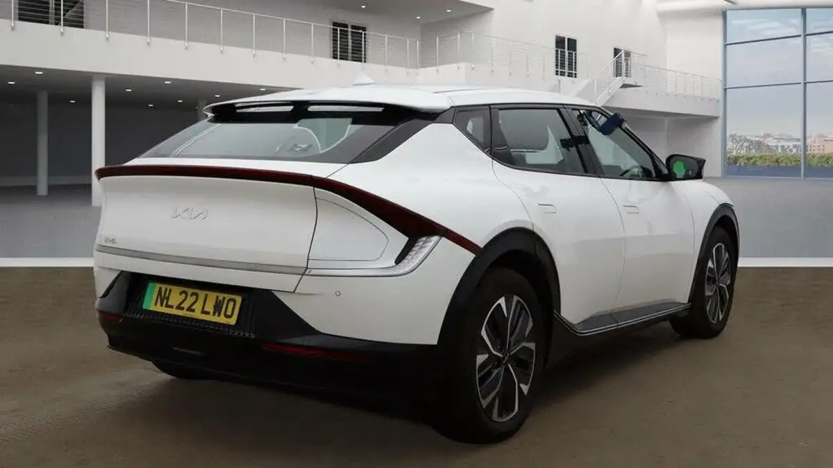 2022-kia-ev6-e-air-big-3