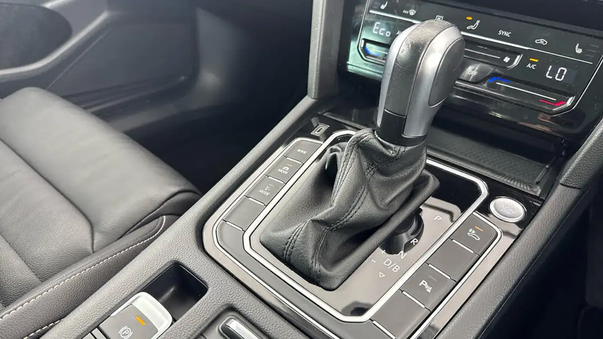 2021-volkswagen-passat-14-tsi-gte-saloon-4d-big-15