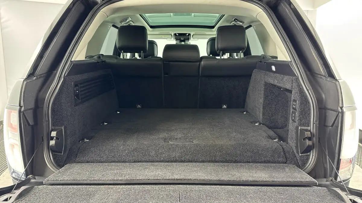 2021-land-rover-range-rover-30-p400-vogue-big-14