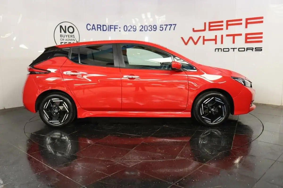 2022-nissan-leaf-e-acenta-39kwh-big-5