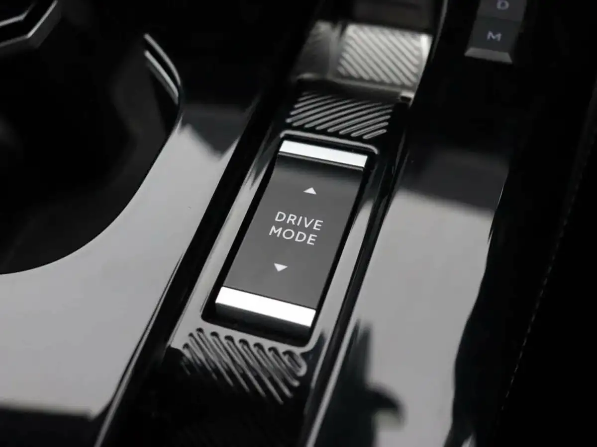 2023-citroen-c5-x-12-puretech-shine-big-35