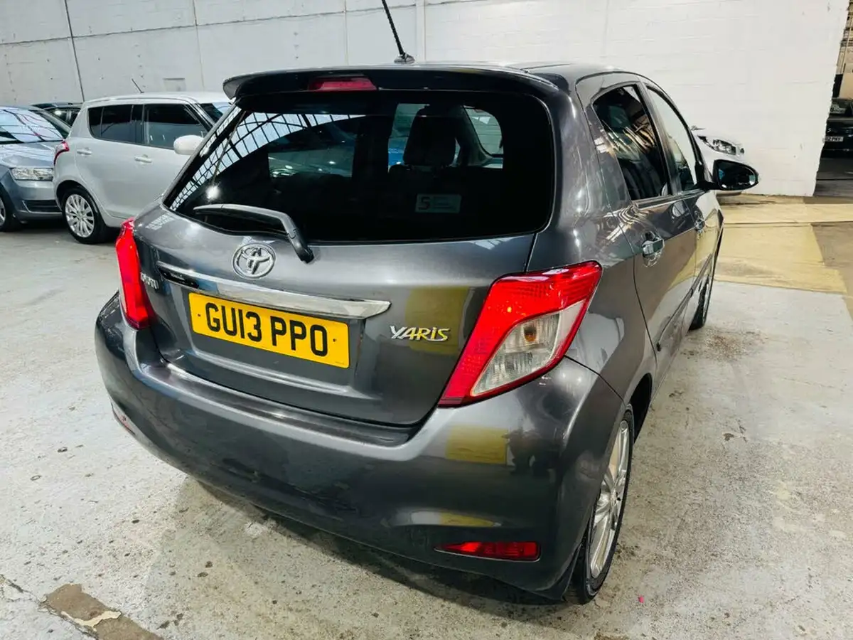 2013-toyota-yaris-133-sr-5d-m-drive-s-big-3
