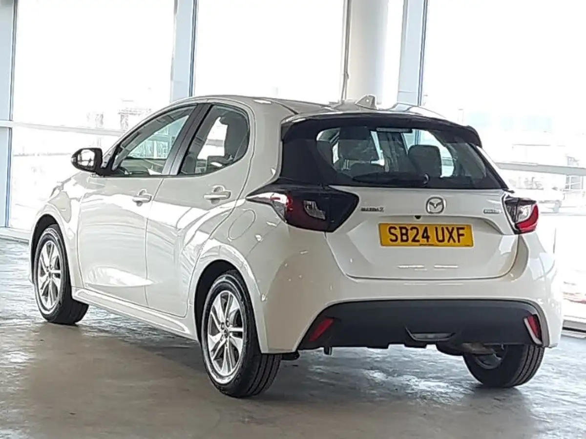 2024-mazda-mazda2-15-centre-line-big-1