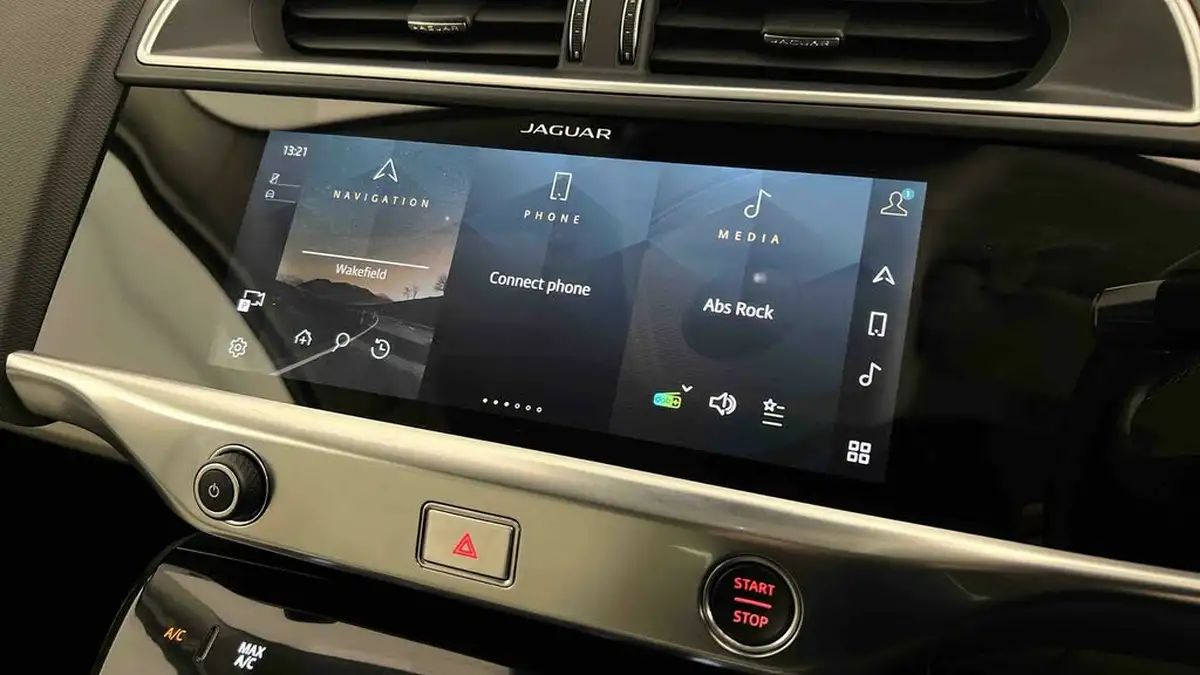 2022-jaguar-i-pace-ev400-se-big-41