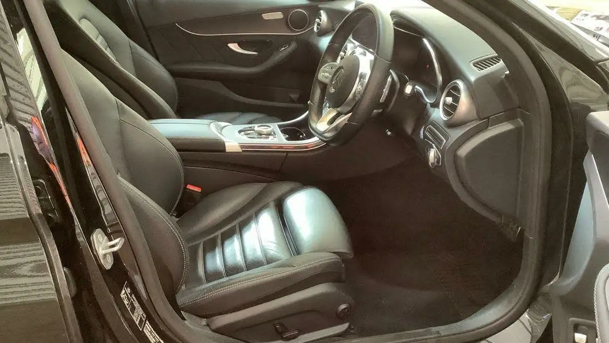 2021-mercedes-benz-c-class-20-c300e-amg-line-edition-estate-5d-big-4