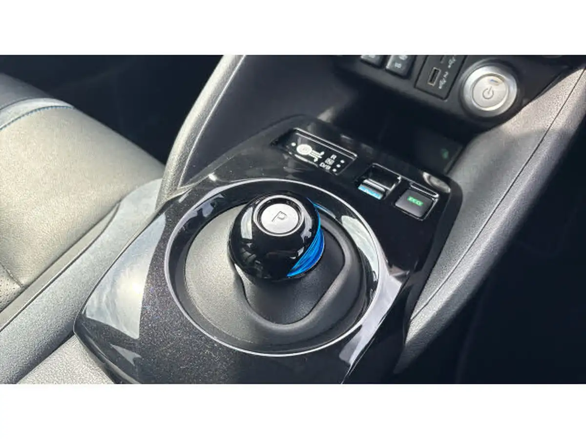 2021-nissan-leaf-e-e-tekna-big-48