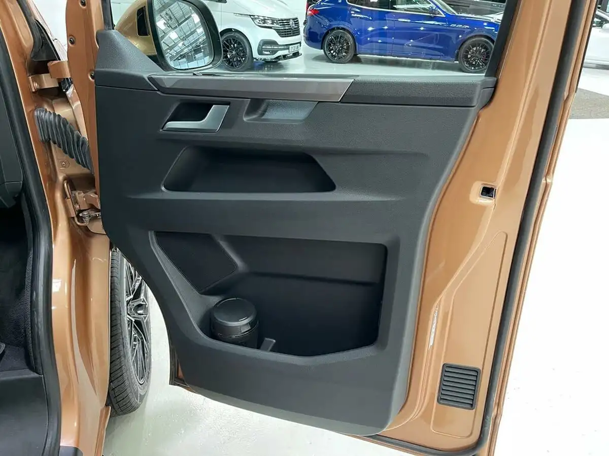 2020-volkswagen-caravelle-20bitdi-executive-bmt-big-24