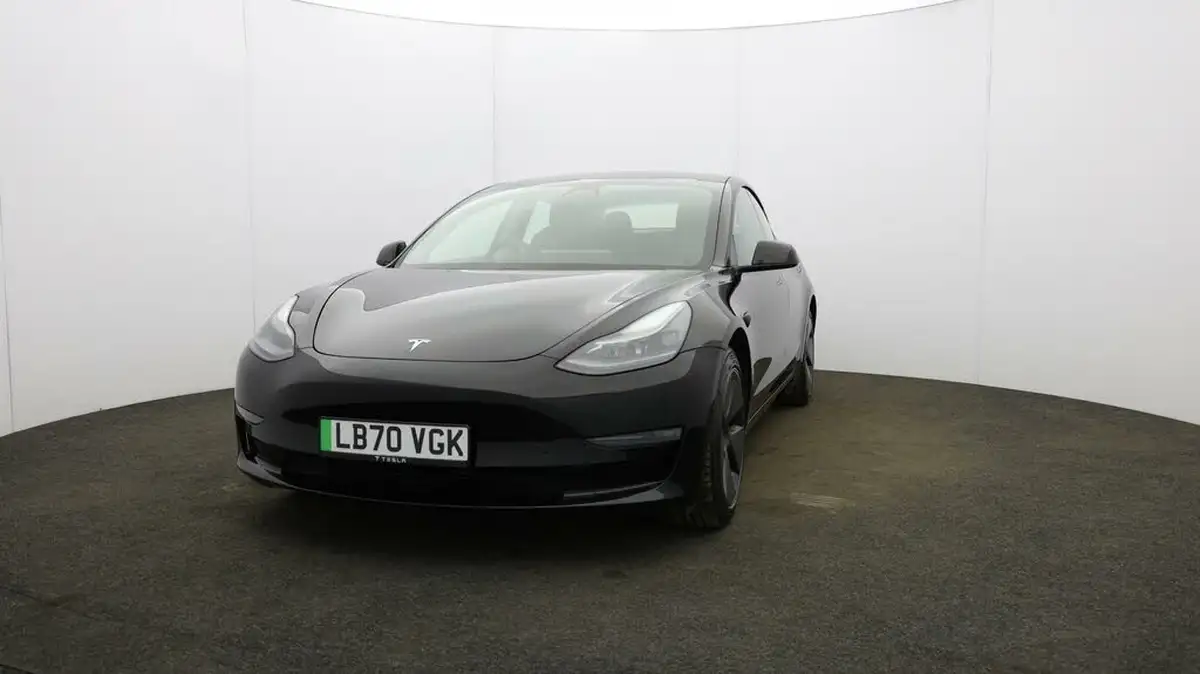 2020-tesla-model-3-e-long-range-big-32
