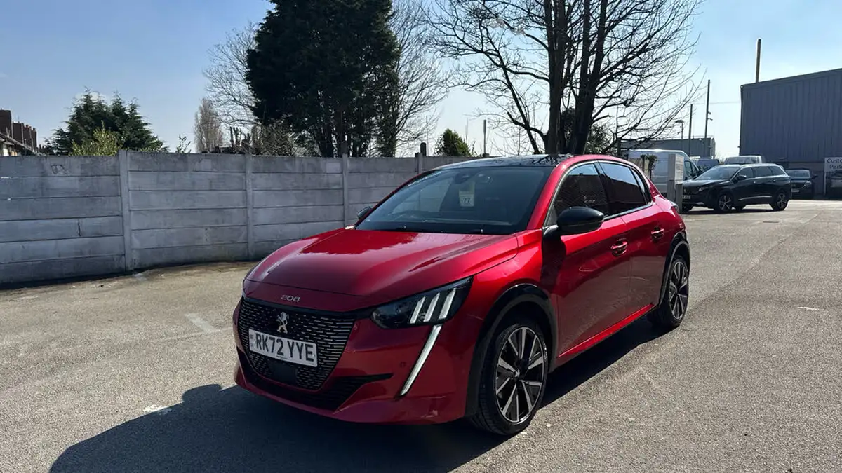 2022-peugeot-208-12-puretech-gt-100ps-big-6