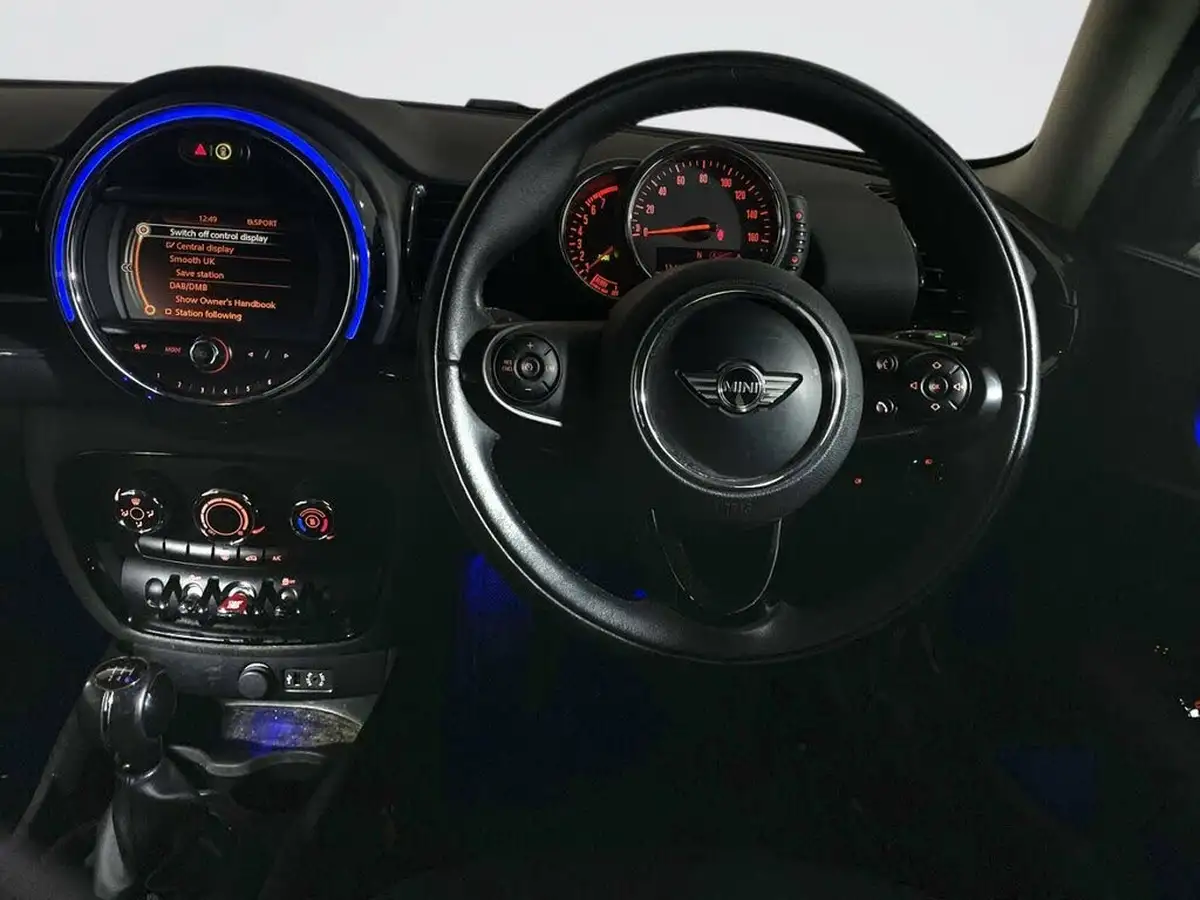 2017-mini-clubman-15-cooper-ss-big-12