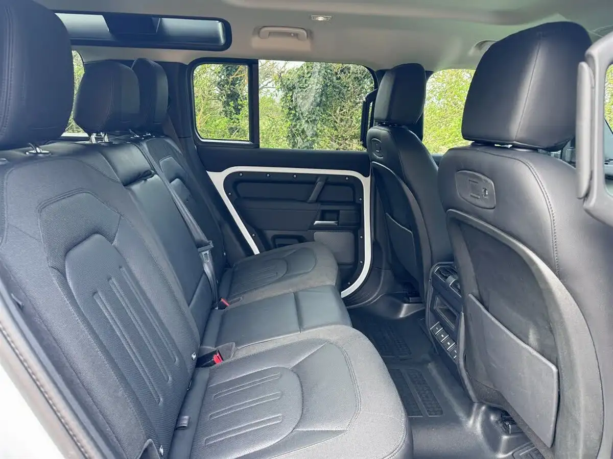 2020-land-rover-110-defender-20-d200-s-110-big-14