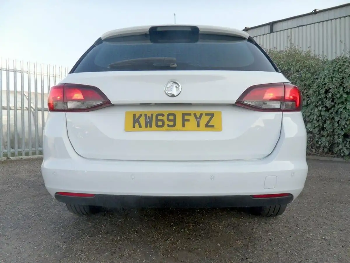 2019-vauxhall-astra-big-2