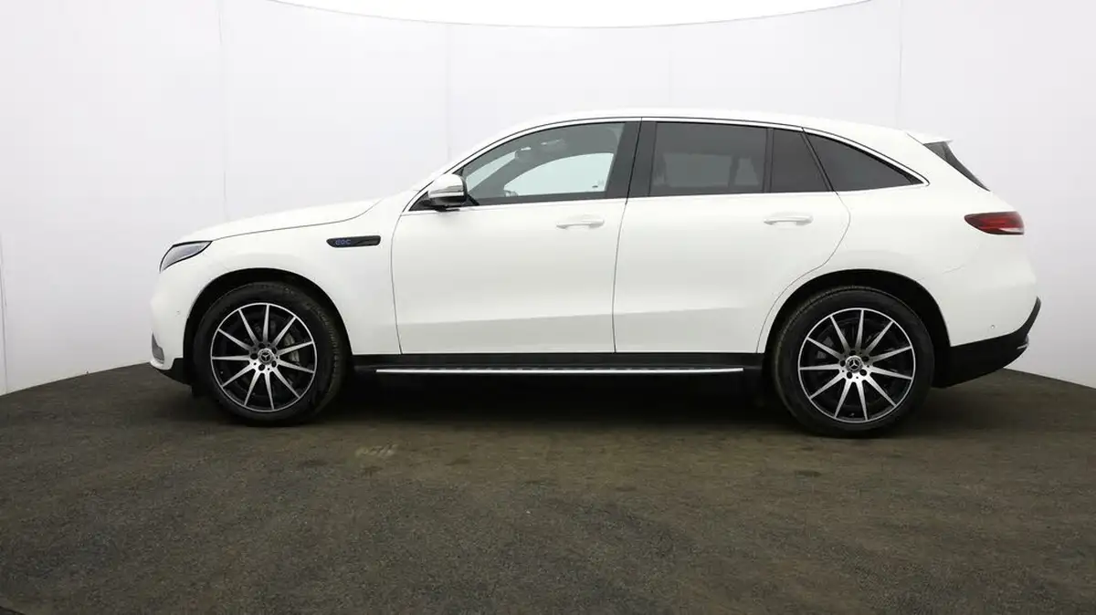 2021-mercedes-benz-eqc-e-eqc-400-amg-line-big-60