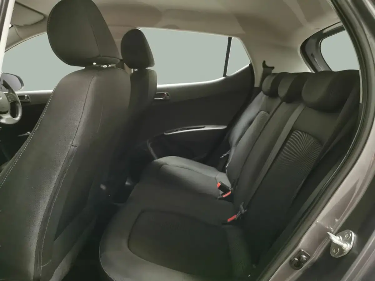 2018-hyundai-i10-10-se-67ps-big-20