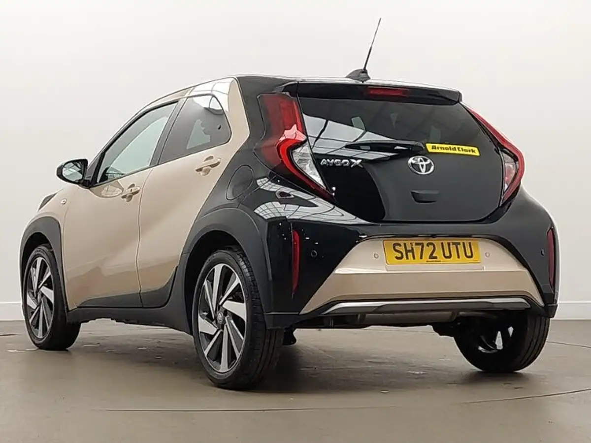 2023-toyota-aygo-x-10-vvt-i-exclusive-cvt-big-1