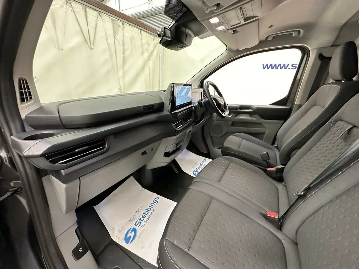 2023-ford-transit-custom-20tdci-280-l1h1-limited-136pseu6e-panel-van-1996cc-auto-big-21
